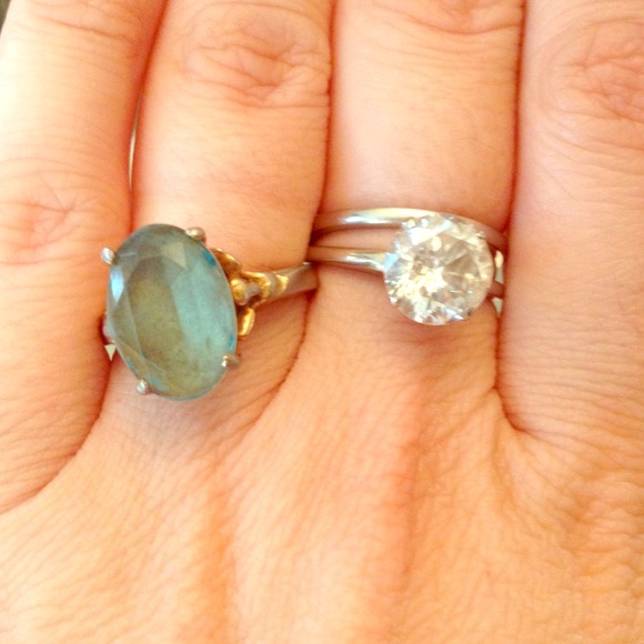 Green stone ring 18 k gp