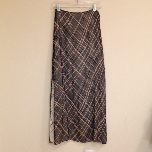 Patterned Tan Skirt w/Black Sheer Overlay - Picture 1 of 2