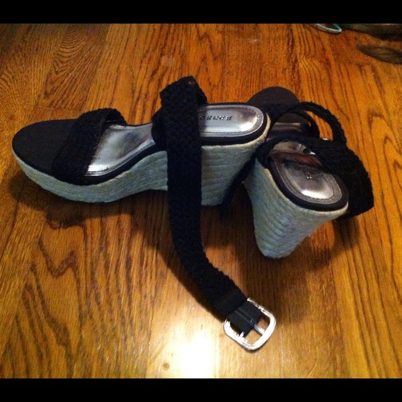 Shoe dazzle size 8 black strap wedges SUPER COMFY