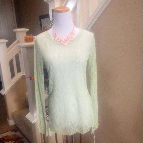 Tops - Gorgeous Mint Colored Top