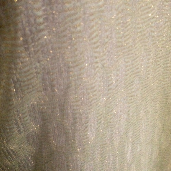 Gorgeous Mint Colored Top - Picture 2 of 3