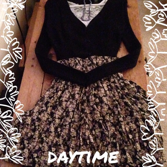 White House Black Market Tops - 🎉HP🎉White House Black Market sleeveless 🔻Price