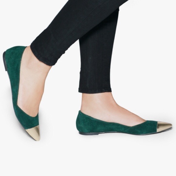 🚨Traded🚨: Shoemint Metal Gold Toe Flats