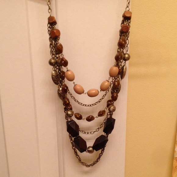 Brown necklace!!