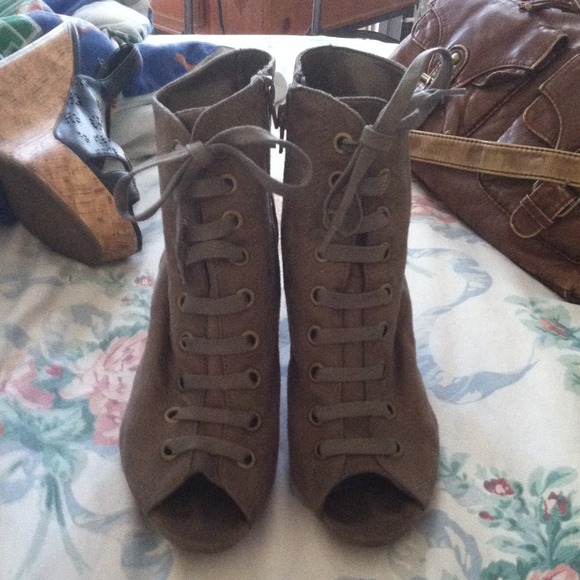 Light brown suede heels