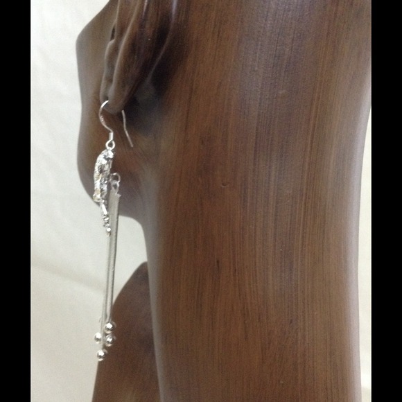 🎉Host Pick🎉Silvertone Butterfly Dangle Earrings - Picture 2 of 4