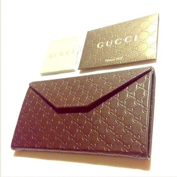 ❌SOLD❌on a diff site💯Authentic Gucci Convertible - Picture 2 of 4