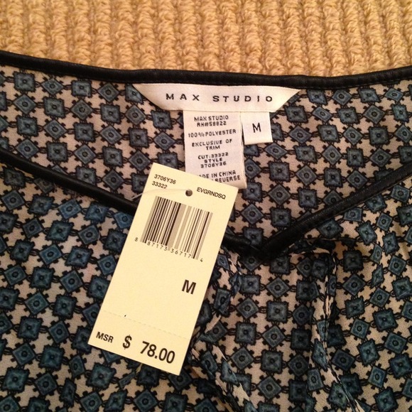 ⚡GIFTED⚡Max Studio Top - Picture 3 of 3