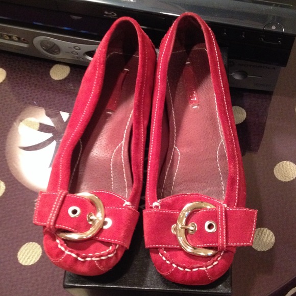 Nine West Red mocs