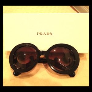 💯% Authentic Prada Sunglasses 😎