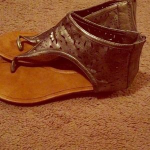 Stylish Silver Sandals ❤️