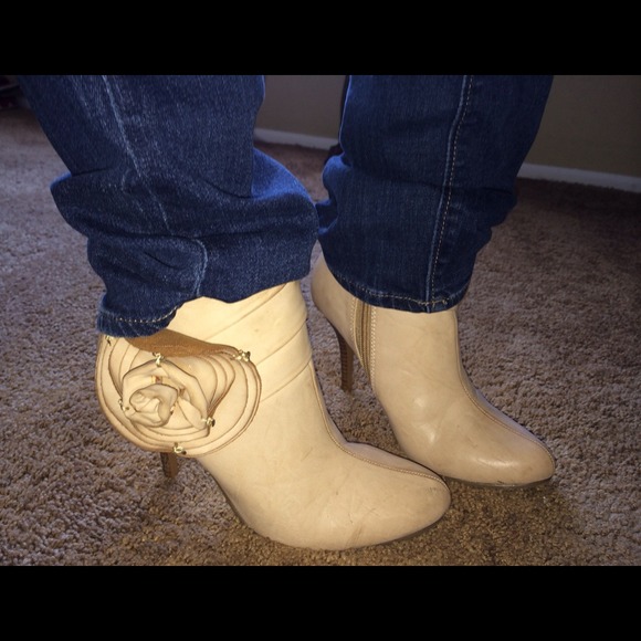 Shoes - Ankle bootie