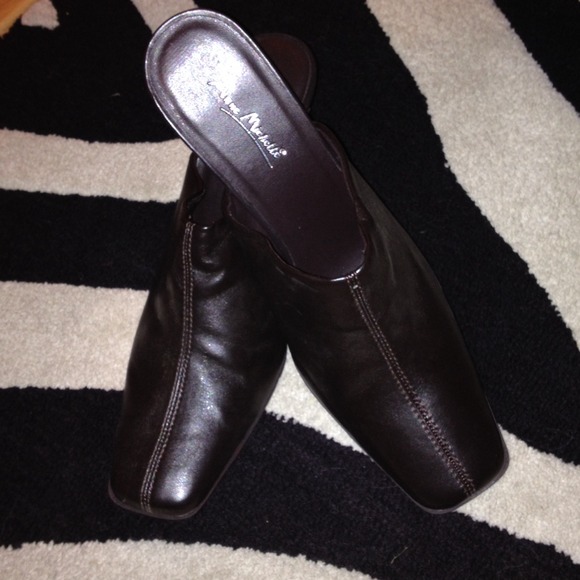 ✨PRICE CUT💫NEW Dark brown slip on pump