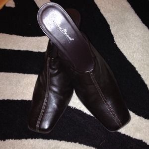 ✨PRICE CUT💫NEW Dark brown slip on pump