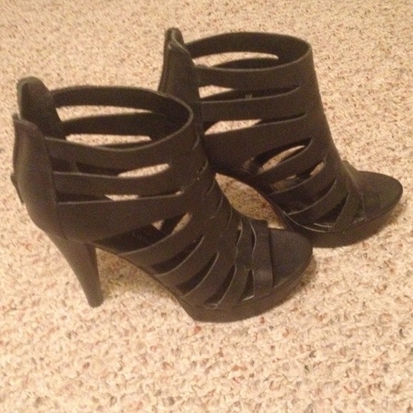 Gorgeous black hight heels 😍😍