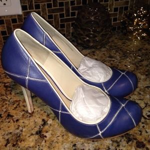 L.A.M.B. Gwen Stefani Gideon Pump Heels NIB