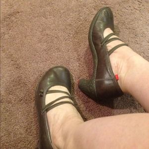 CAMPER brown heels