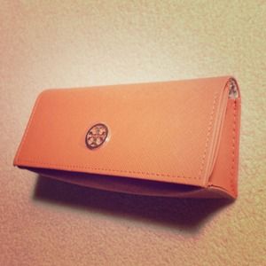 ❌TRADED❌💯Authentic Tory Burch Sunglass Case
