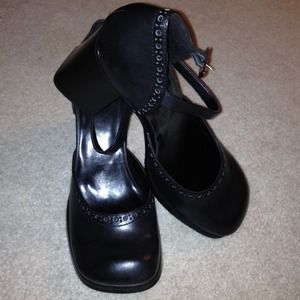 ✨SALE‼️NEW✨Black mary jane style pump👠