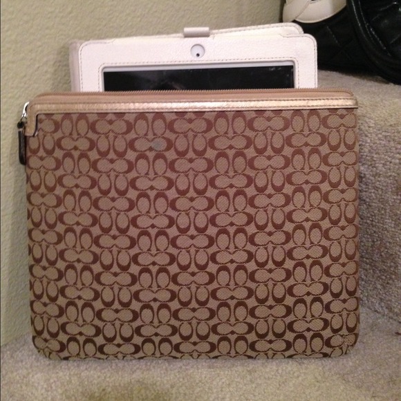 Coach iPad case - Picture 2 of 2