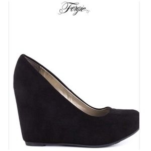 💖  Fergie Casual  Heels Black- size 6 M