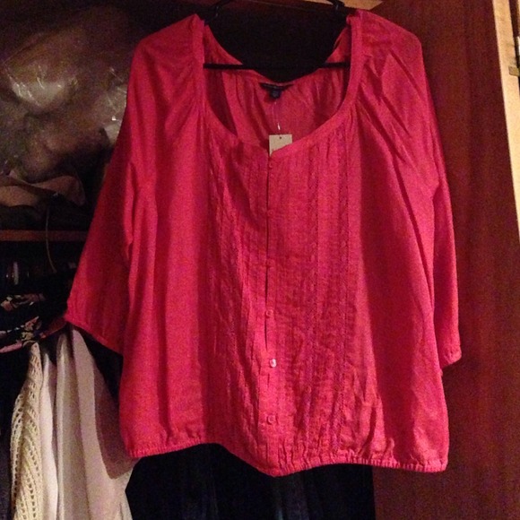 Brand new never worn AE peasant blouse