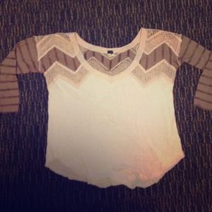 Pale oversize top with crochet and eyelet, S.