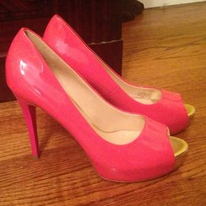 Guess heels. Perfect condition. Brand Spankin' New