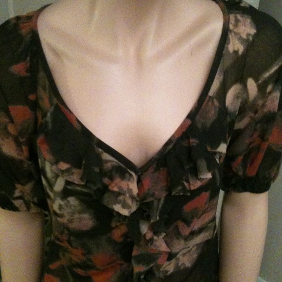Top - Picture 2 of 4