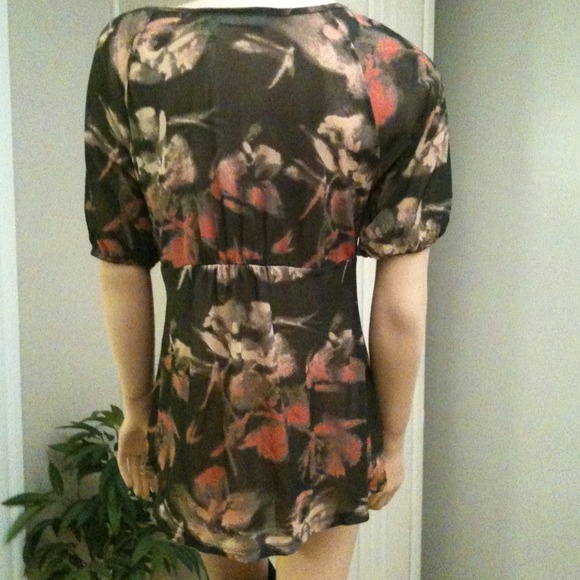 Top - Picture 4 of 4