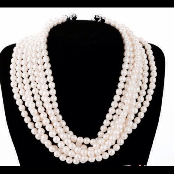 SOLD.   Beautifully Rich, Multiple layer pearl necklace - Picture 2 of 4