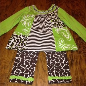 SOLD IN BUNDLE  Baby girl clothing.