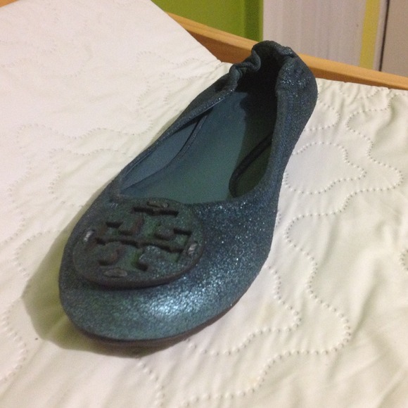 SOLD Tory Burch - Picture 1 of 4