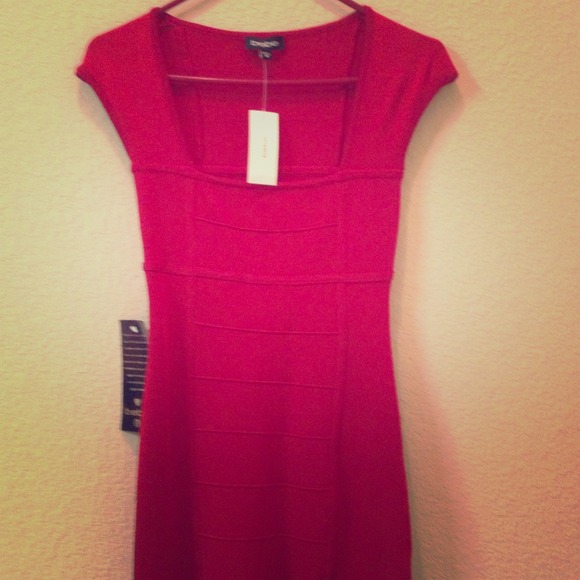 Fun & flirty red Bebe dress, new with tags.