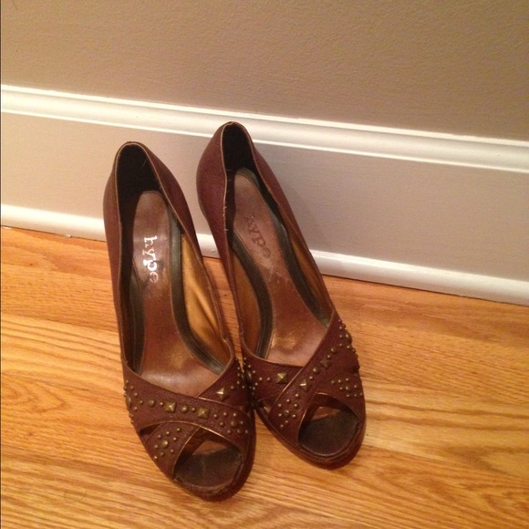 Hype Brown open toe heel with embellishment