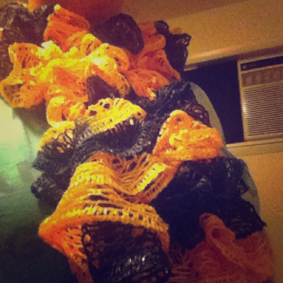 HANDMADE SCARF ✨