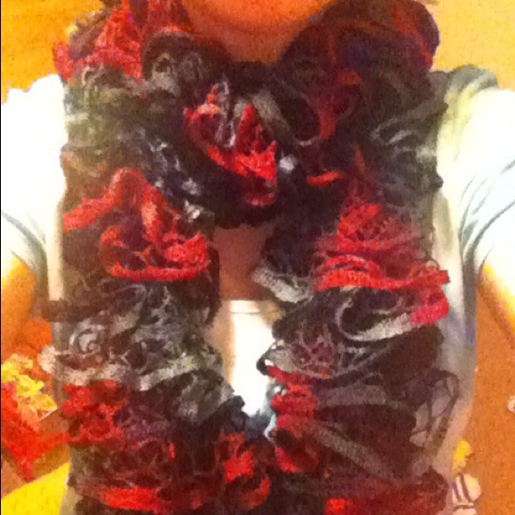 HANDMADE SCARF ✨ - Picture 2 of 3