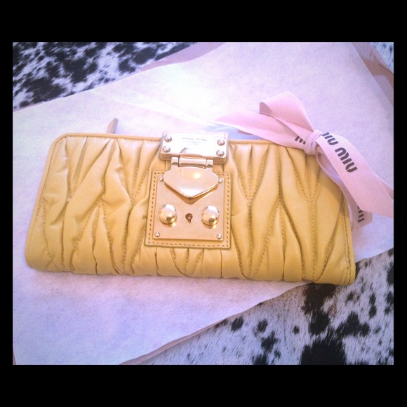 🚫SOLD🚫Mini Miu Signature Ruffled Wallet