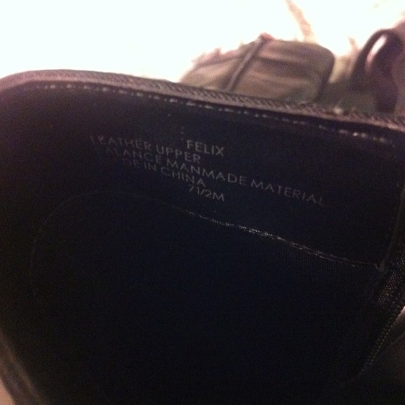 Tahari boots size 7.5 use once ! - Picture 4 of 4