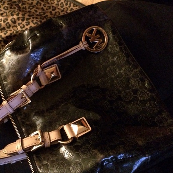Michael kors satchel purse reduced!