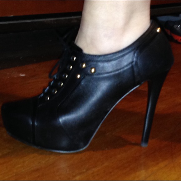 Booties - Picture 4 of 4