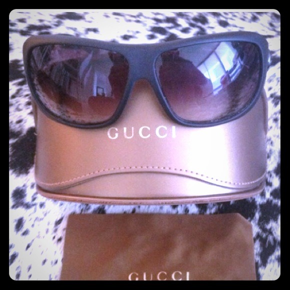 🚫SOLD via eBay🚫 GUCCI Mattè Black Sunglasses
