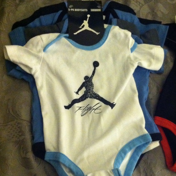 Infant onesies 🔴SOLD🔴
