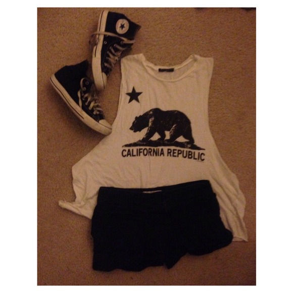 BRANDY MELVILLE California republic muscle tee