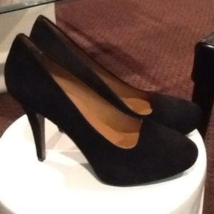 Cynthia Rowley black suede heels