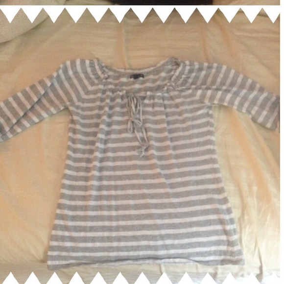 Gap 3/4 length striped top