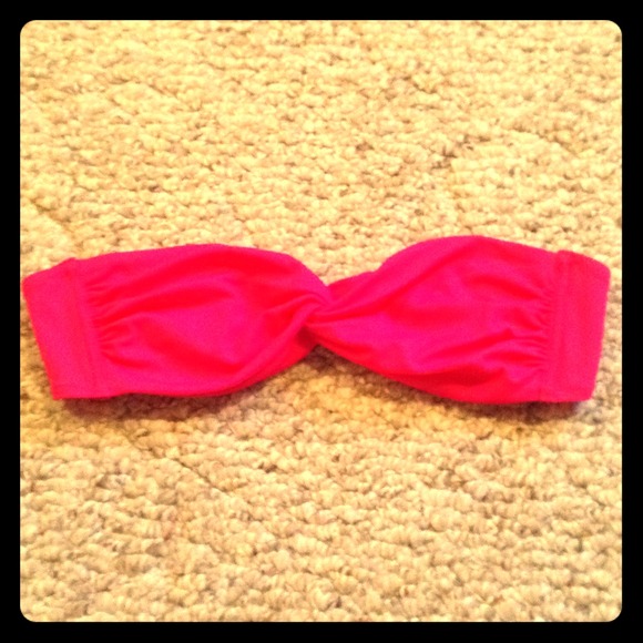 Victoria's Secret Other - SOLD🎉VS Bandeau Bikini Top