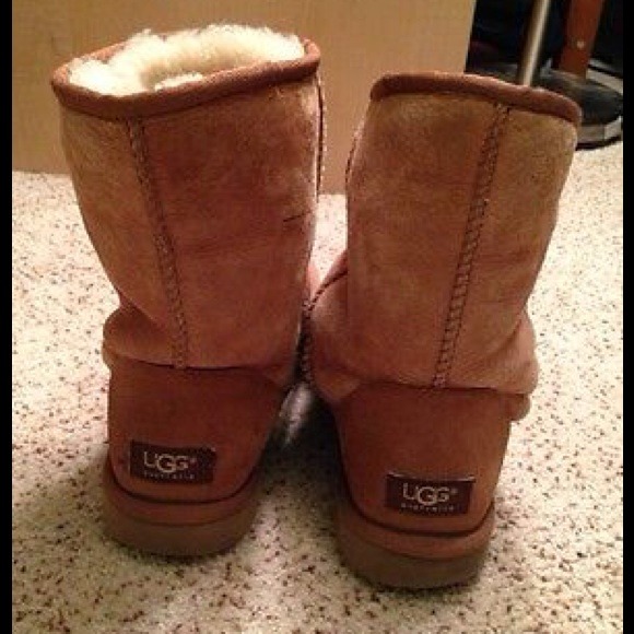 Brown suede ugg boots! - Picture 1 of 4