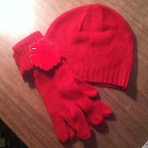Red gloves and beanie