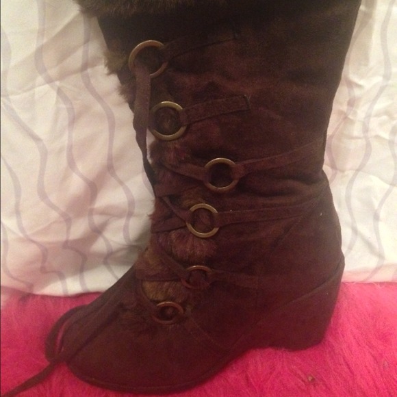 Lace up boots with faux fur - Picture 2 of 2